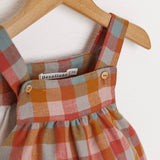 Look Saia Bolo de Cenoura c/camisa recortes