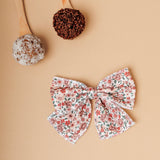 Look Saia Canela c/camisa, casaco e laço