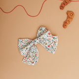 Look 3 peças Vestido Pistacho c/casaco verde e laço