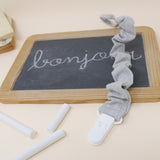 Prende chucha espinhado cinza